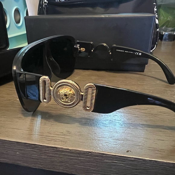 Versace glasses - Picture 2 of 8